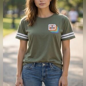 Walt Disney World Retro Rainbow Echo Olive Green T-Shirt Size Medium EUC